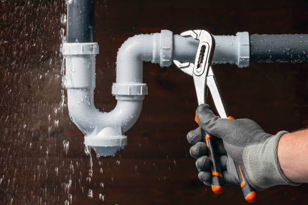 Professional Drain Cleaning technician working in New Holland, IL